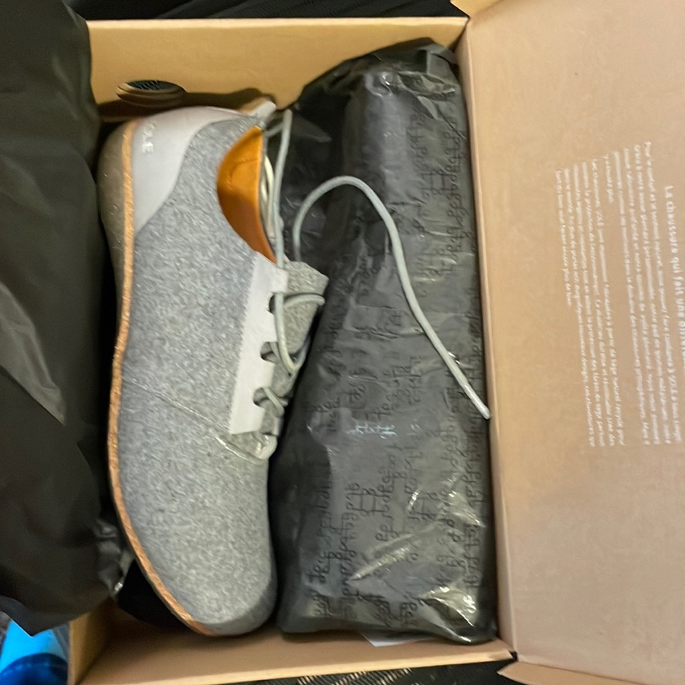 Sole shoes Mens 8 women’s 10. Gray color